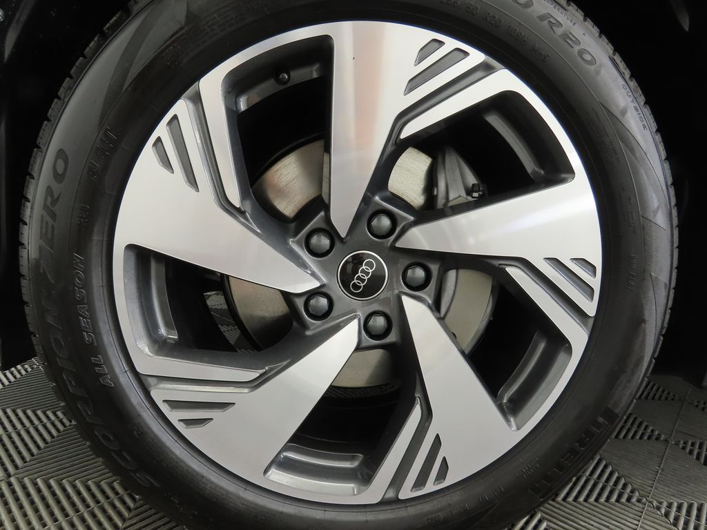 2025 Audi Q6 e-tron Premium 30