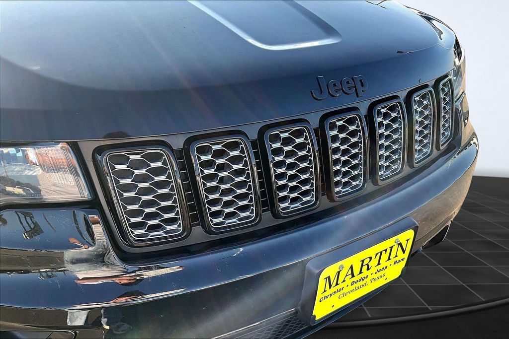 2020 Jeep Grand Cherokee Altitude Black at DeMontrond Auto Country