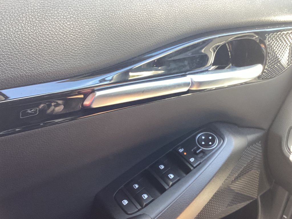 Used 2025 Kia Seltos SUV