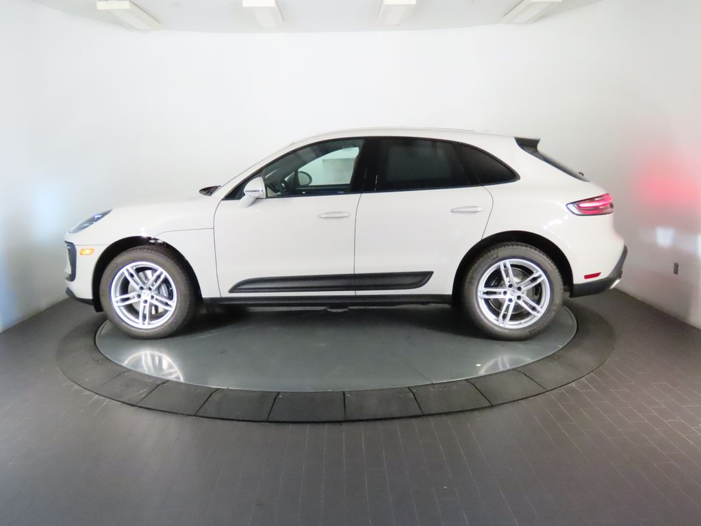Thumbnail: 2026 Porsche Macan - 2