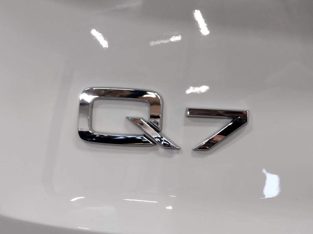 2024 Audi Q7 55 Premium Plus