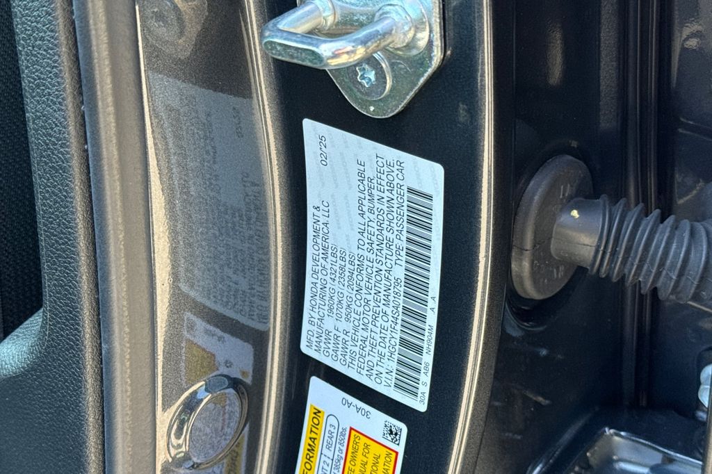 Used 2025 Meteorite Gray Metallic Honda SE image 29