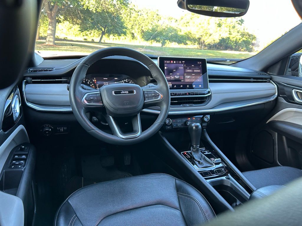 Thumbnail: 2023 Jeep Compass - 12
