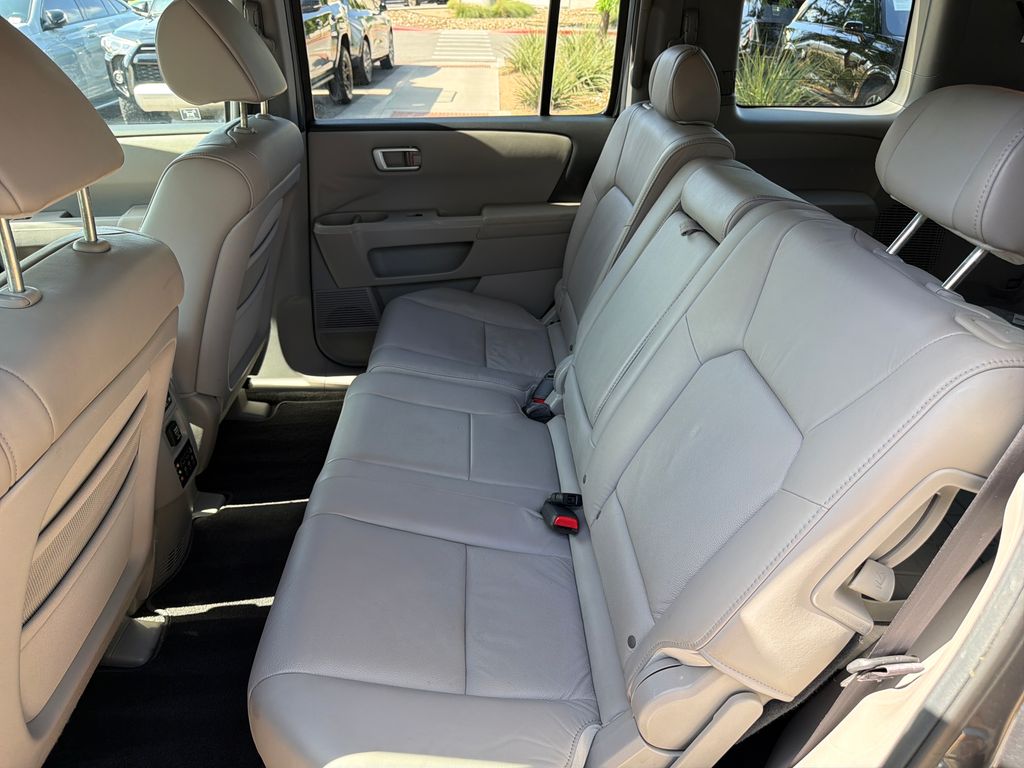 Used 2010  Honda EX-L image 35