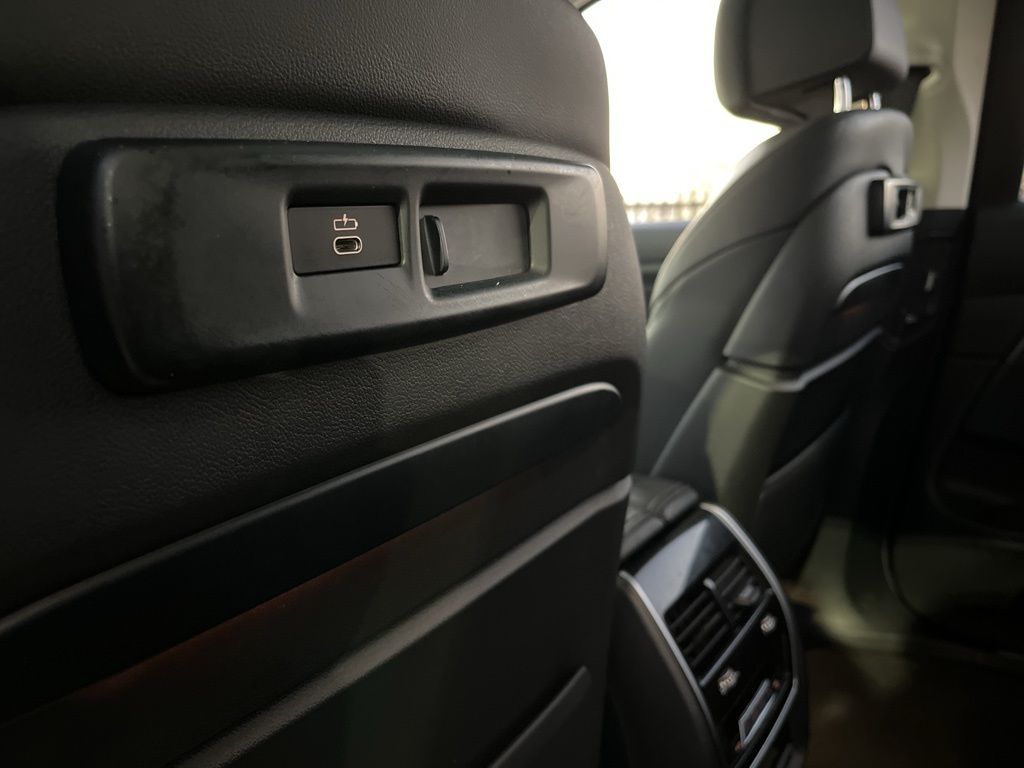 Thumbnail: 2022 BMW X7 - 28