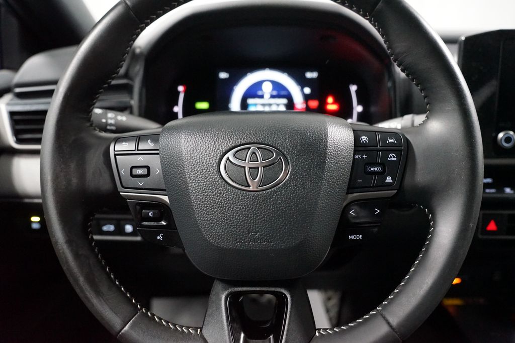 Thumbnail: 2025 Toyota Camry - 12