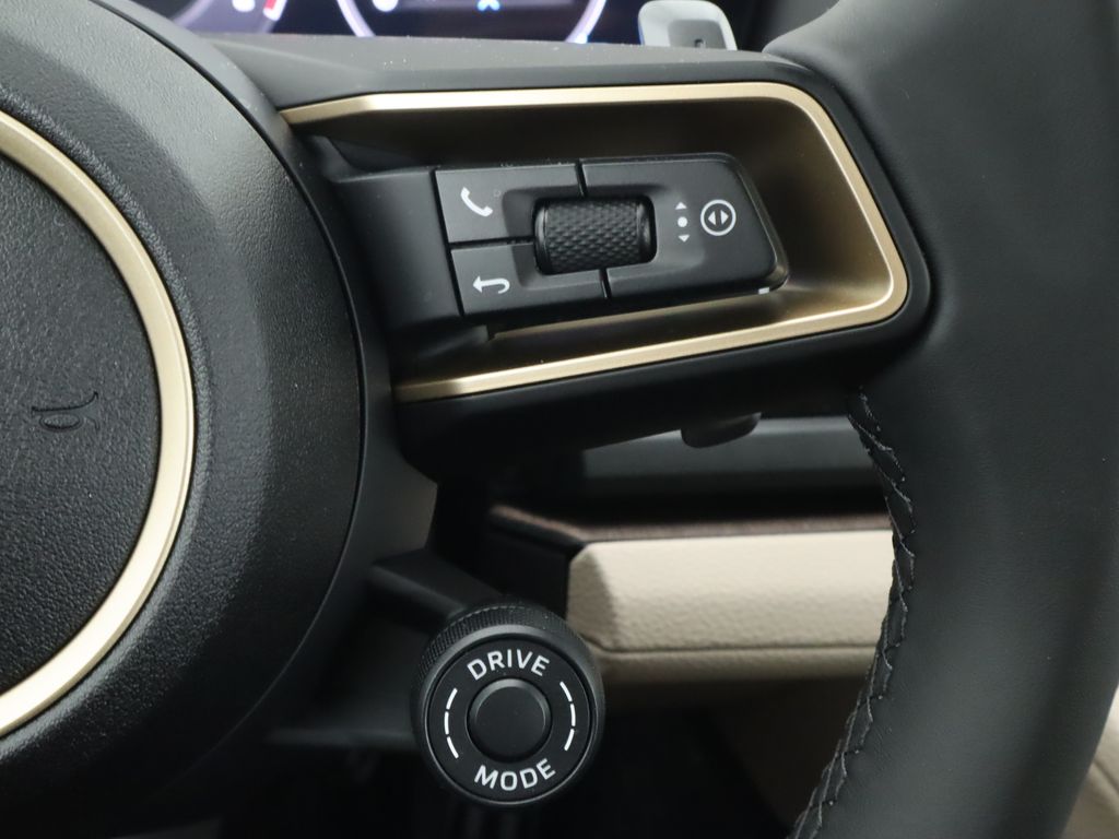 Thumbnail: 2025 Porsche Panamera - 16