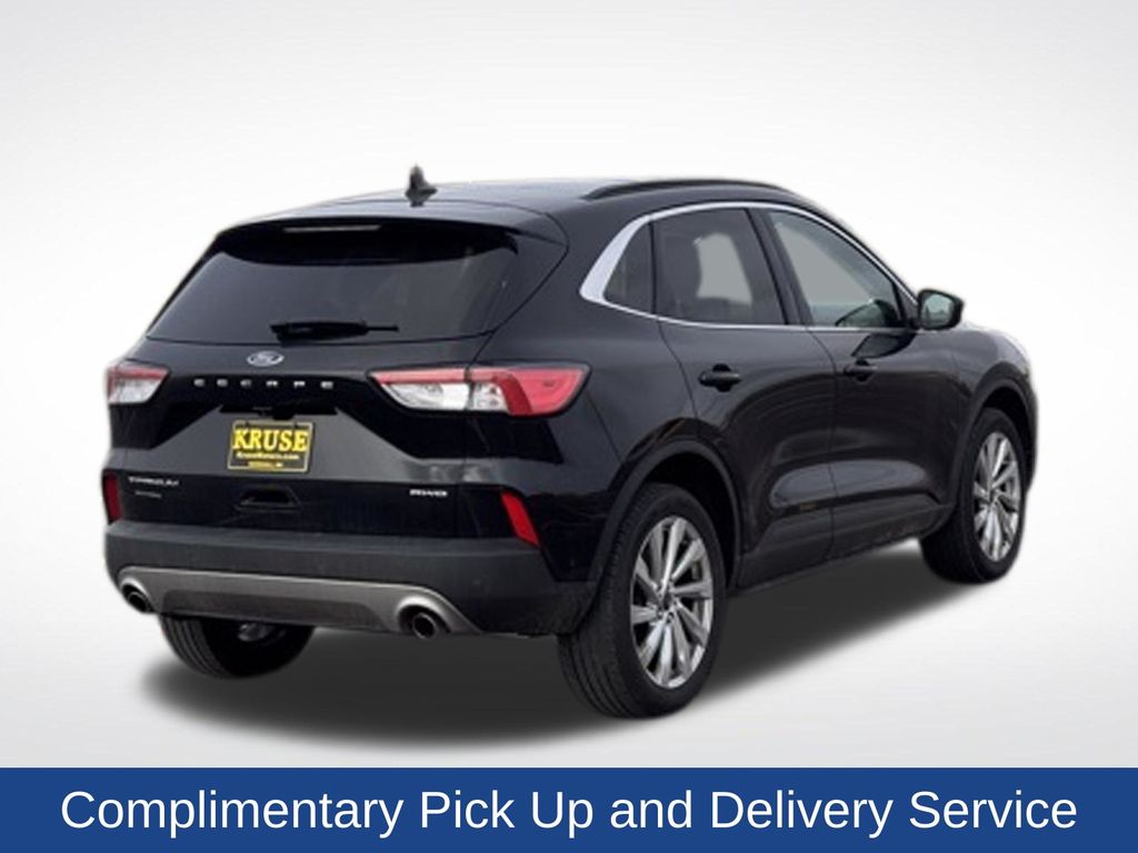 2022 Ford Escape Titanium