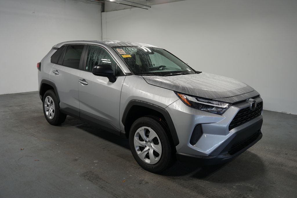 2024 Toyota RAV4 LE 3