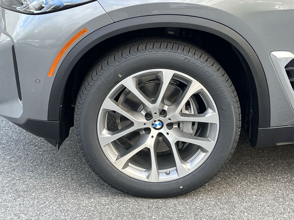 Thumbnail: 2026 BMW X5 - 10
