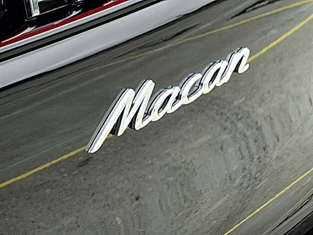 Thumbnail: 2025 Porsche Macan - 27