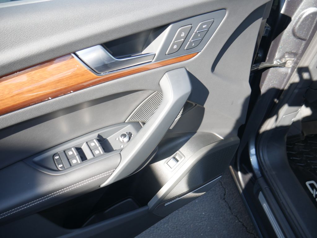 Thumbnail: 2023 Audi Q5 - 5