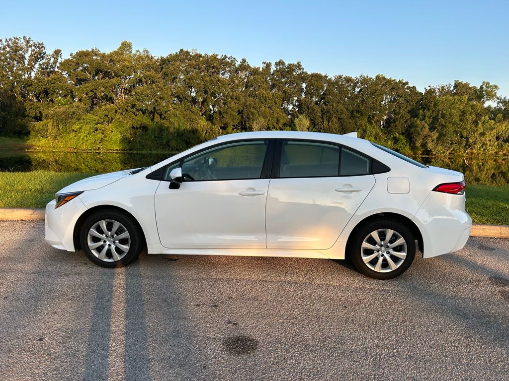 Thumbnail: 2023 Toyota Corolla - 2