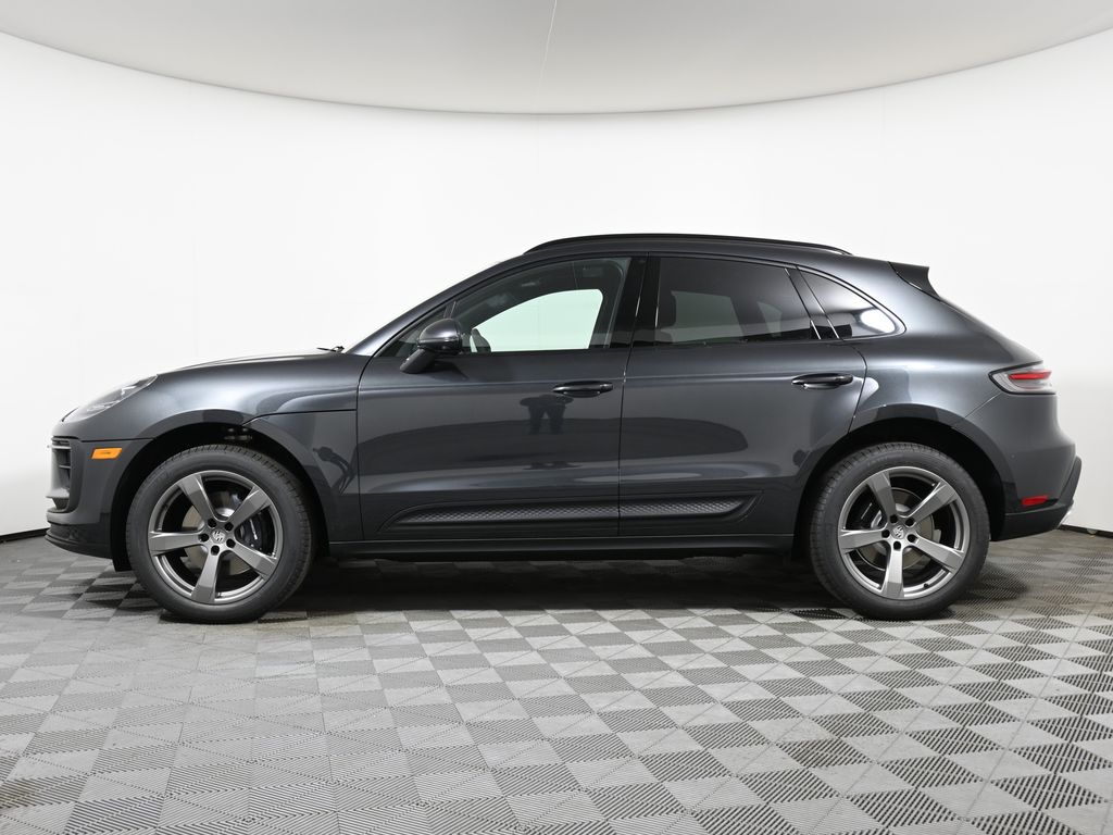 Thumbnail: 2025 Porsche Macan - 2
