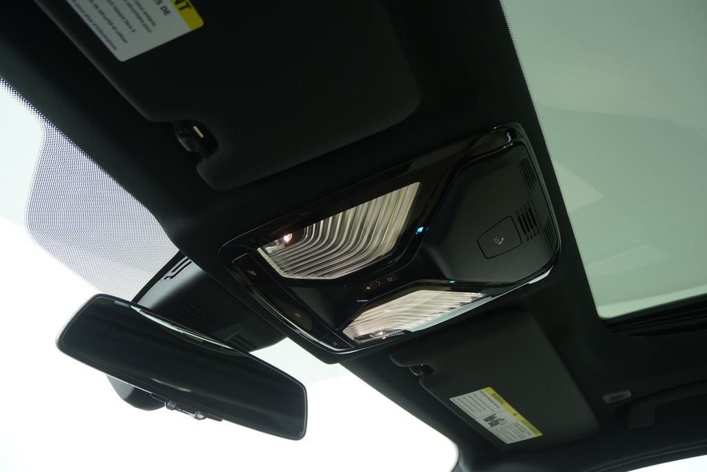 Thumbnail: 2023 BMW 3 Series - 24