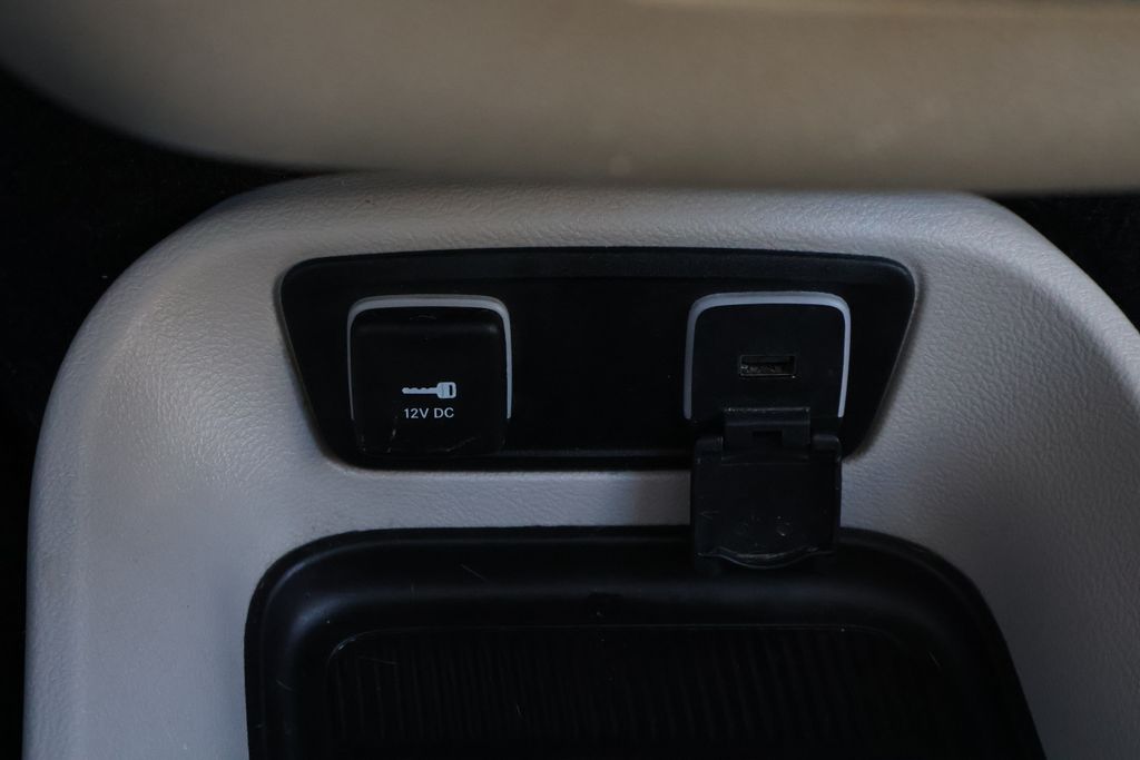 Thumbnail: 2018 Chrysler Pacifica - 29