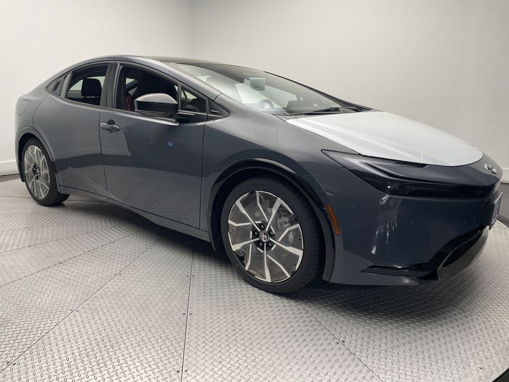 2025 Toyota Prius Plug-in 3