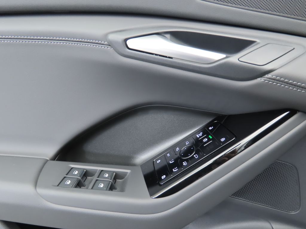 2025 Audi Q6 e-tron Premium 25