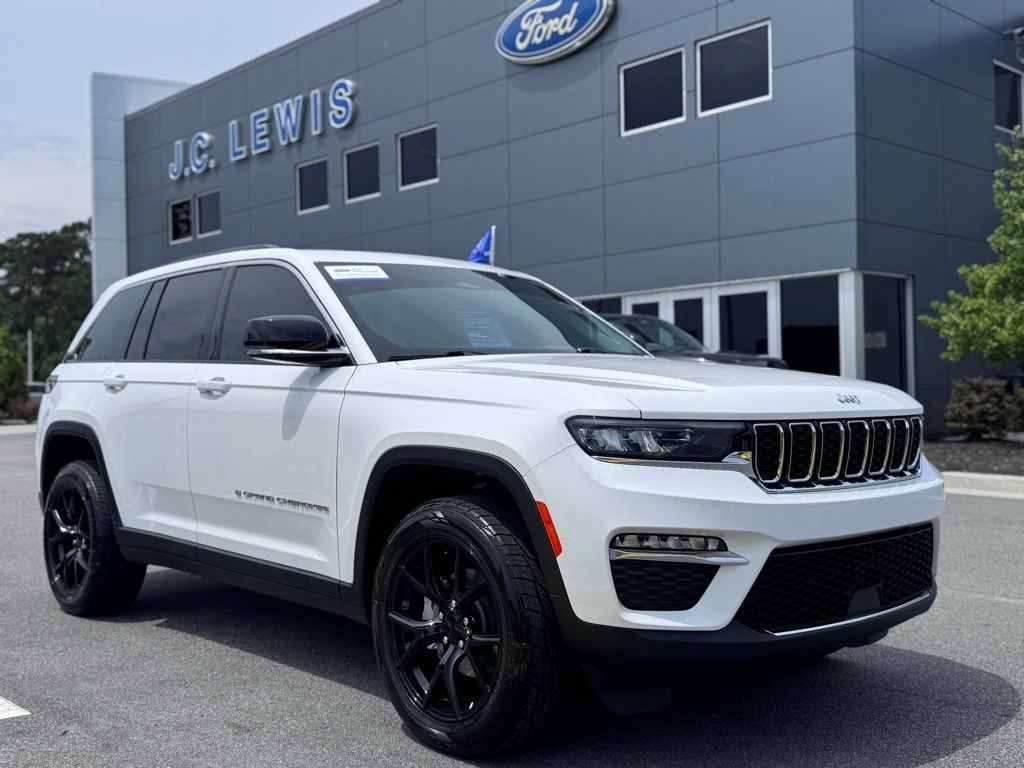2023 Jeep Grand Cherokee Limited's photo