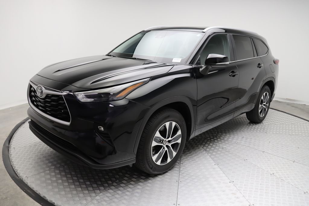 2024 Toyota Highlander XLE -
                West Palm Beach, FL