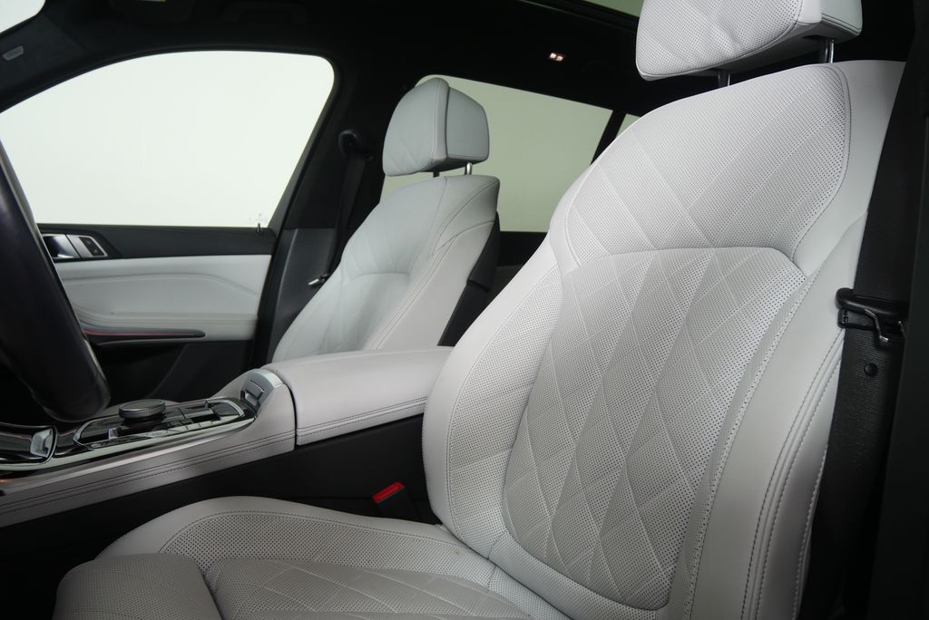 Thumbnail: 2024 BMW X7 - 8