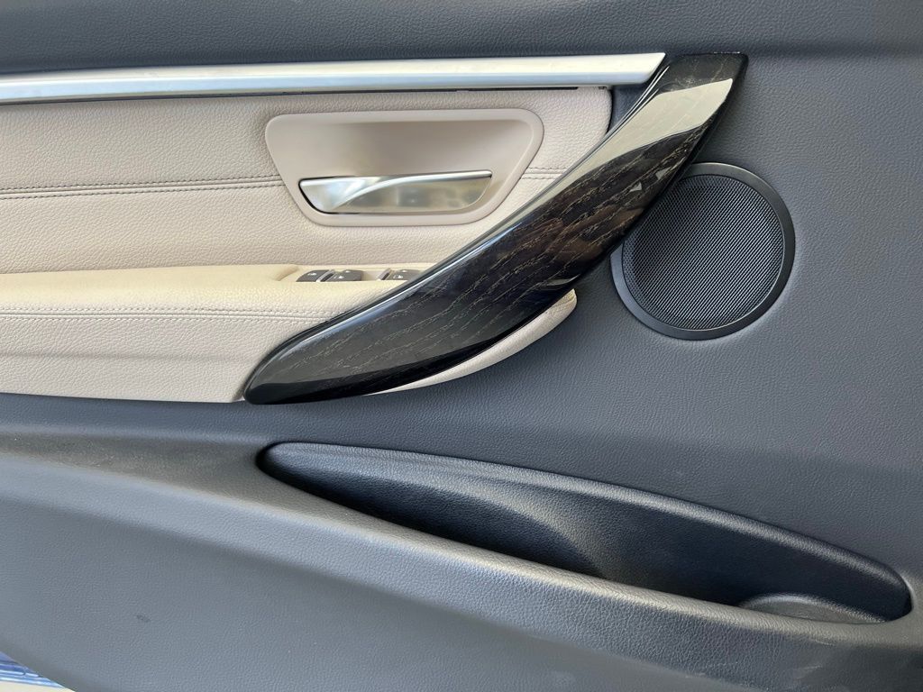 Thumbnail: 2018 BMW 3 Series - 21