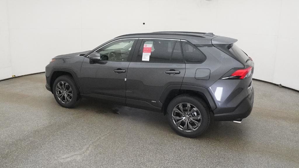 Thumbnail: 2025 Toyota RAV4 - 21
