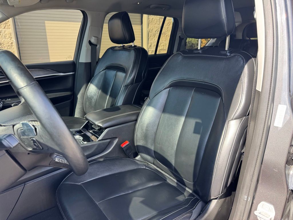 Thumbnail: 2022 Jeep Grand Cherokee L - 8
