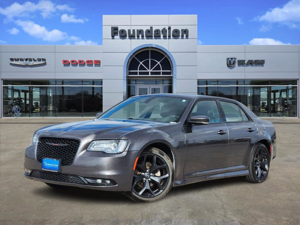 2022 Chrysler 300 S 1