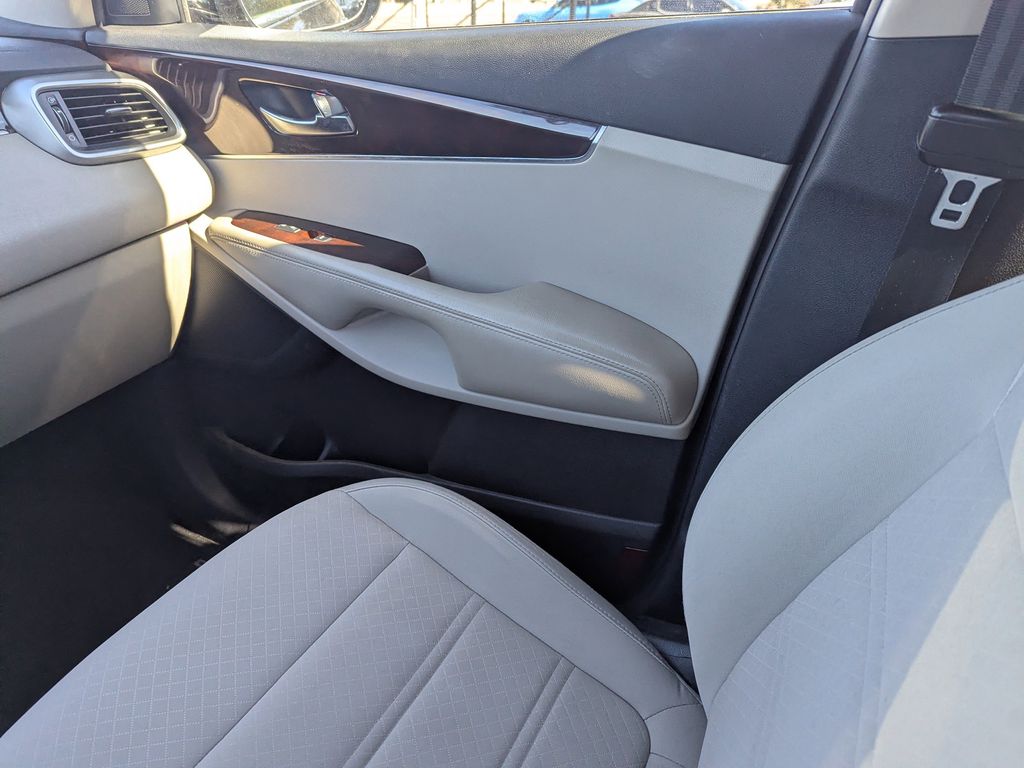 used 2018 Kia Sorento car, priced at $15,192