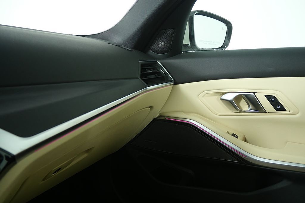 Thumbnail: 2024 BMW 3 Series - 31