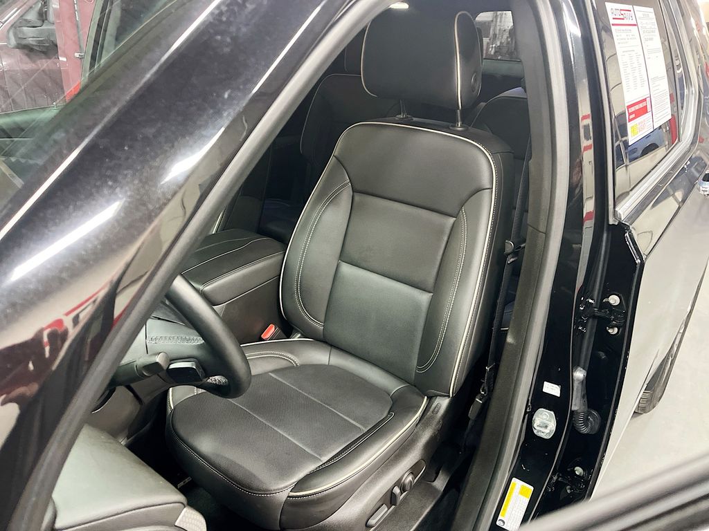 Used 2023 Mosaic Black Metallic Chevrolet Premier image 20