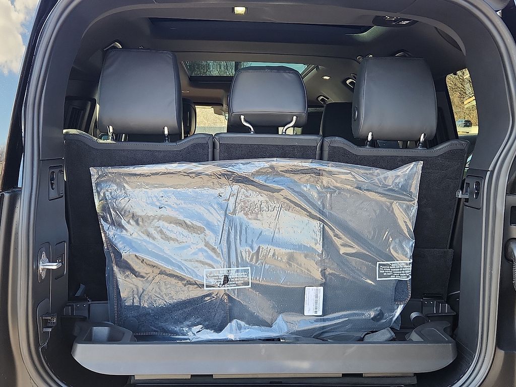 Thumbnail: 2024 Land Rover Defender - 30