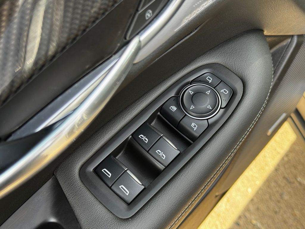 2024 Cadillac XT6 Sport photo