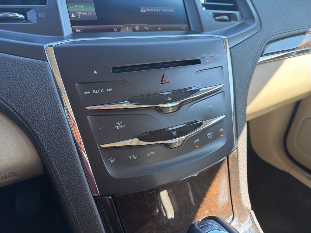 Thumbnail: 2015 Lincoln MKS - 31