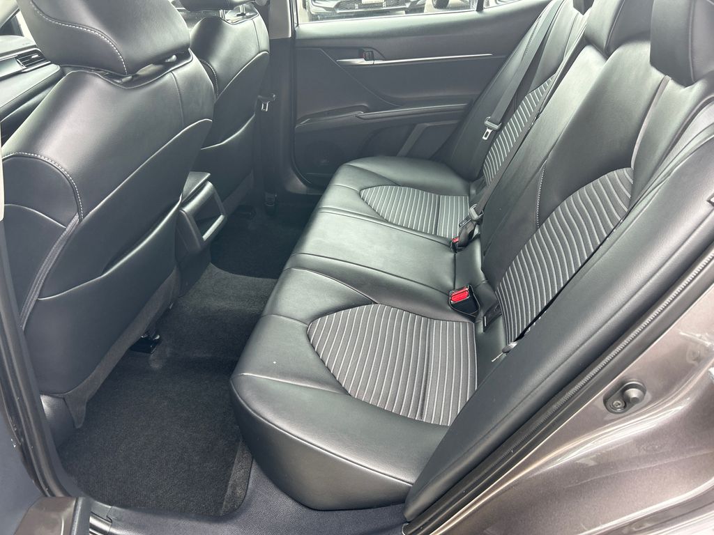 2023 Toyota Camry SE 8