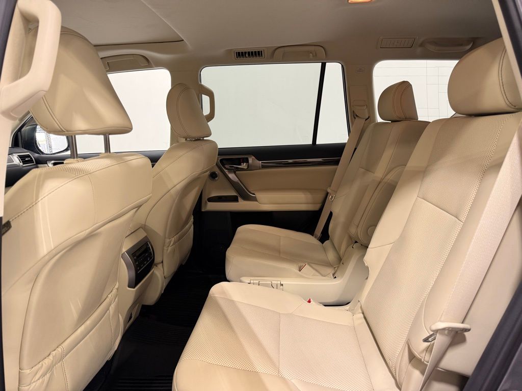 2023 Lexus GX 460 10