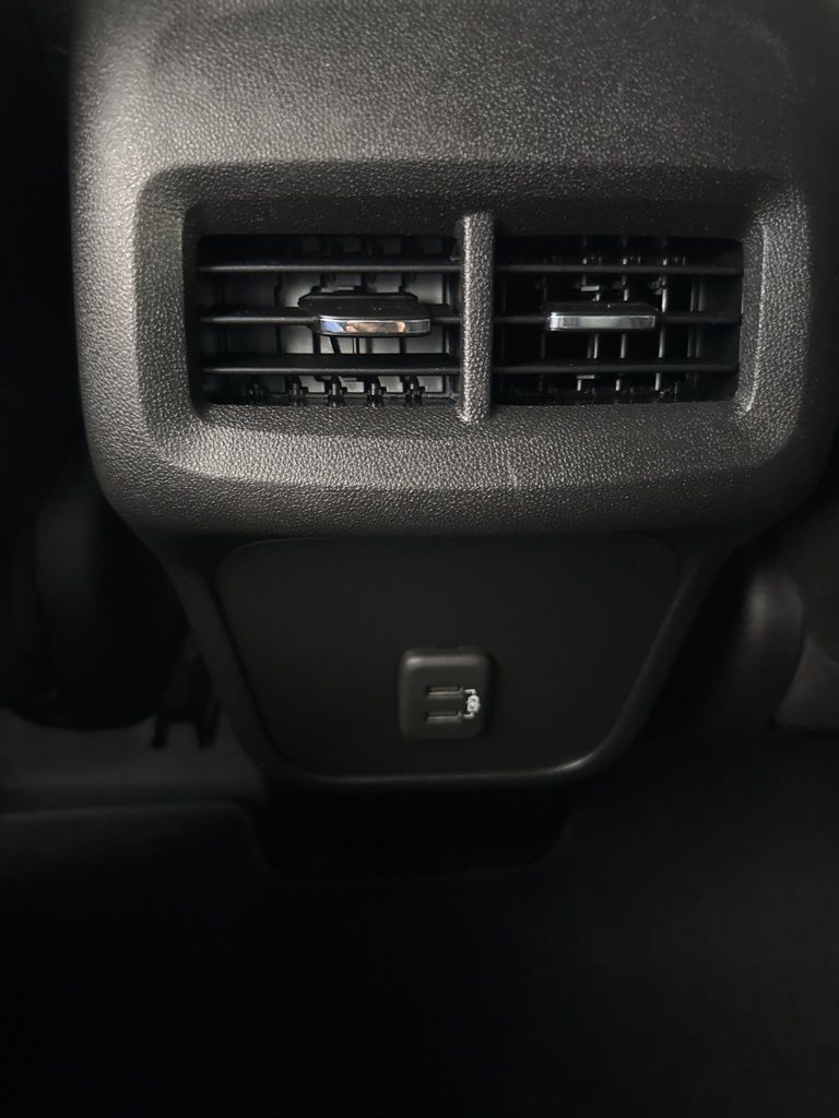 Thumbnail: 2020 Chevrolet Equinox - 31