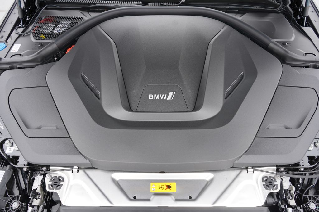 2025 BMW i4 eDrive40 22