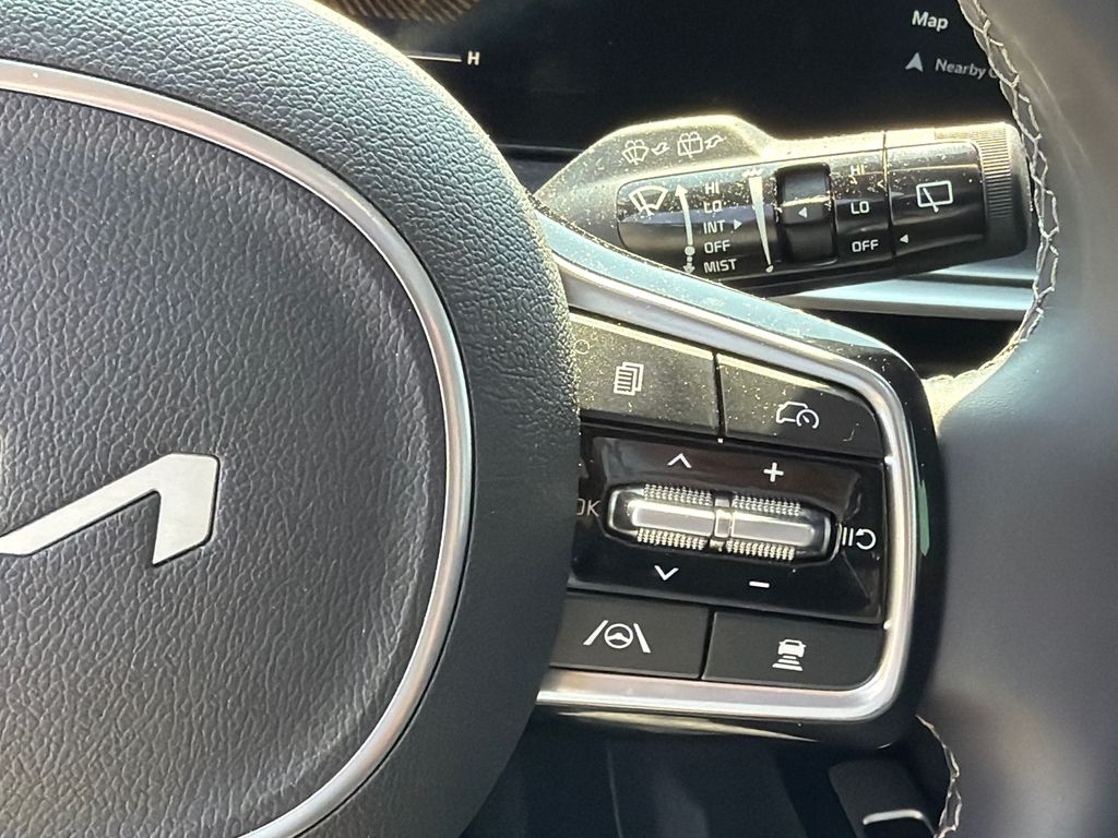Used 2025 Black Kia S image 25