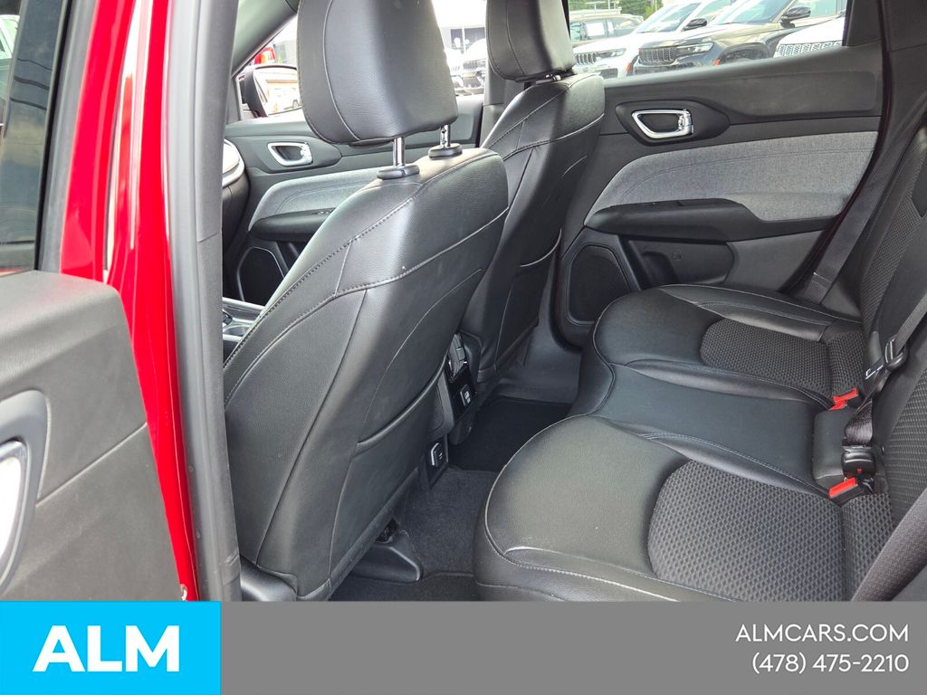 Used 2025 Red Jeep Latitude image 9