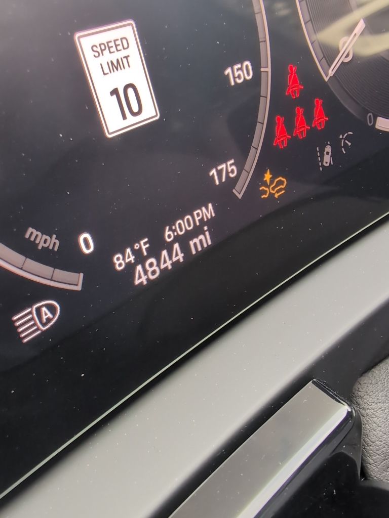 2025 Porsche Cayenne -'s photo