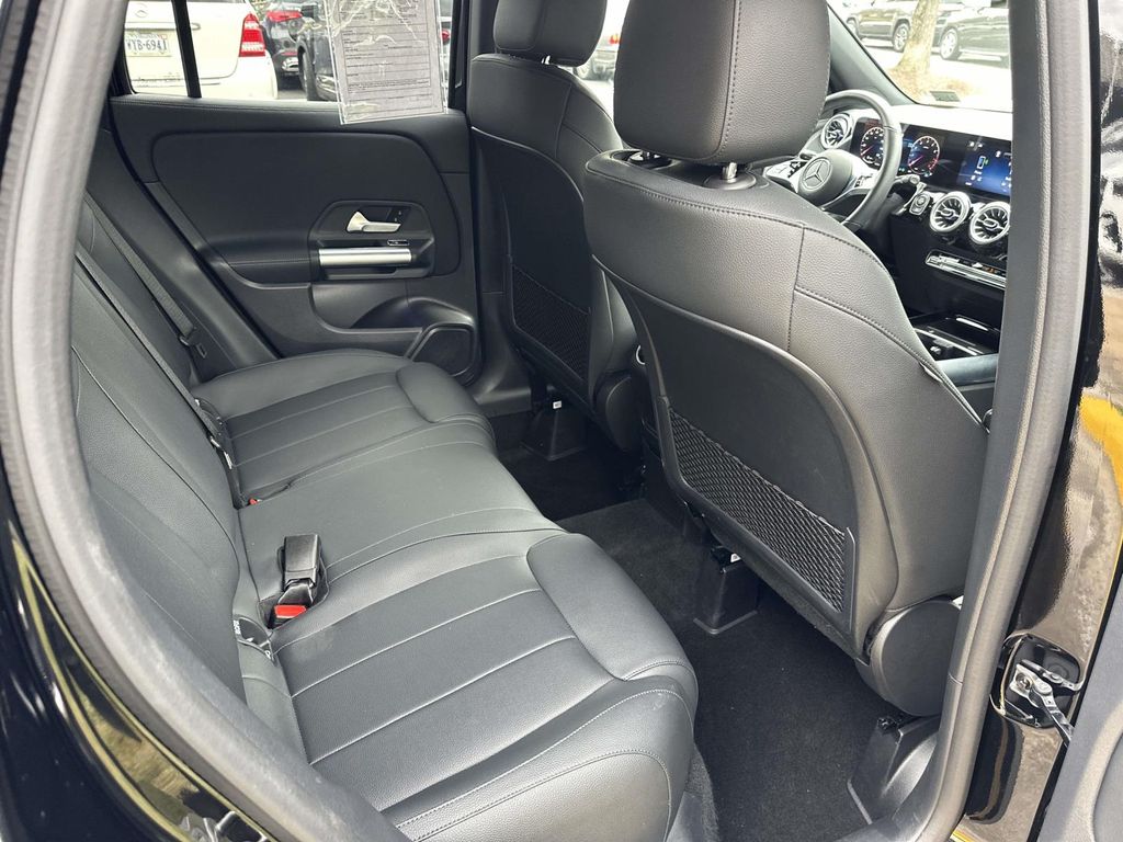 Thumbnail: 2025 Mercedes-Benz GLA - 25