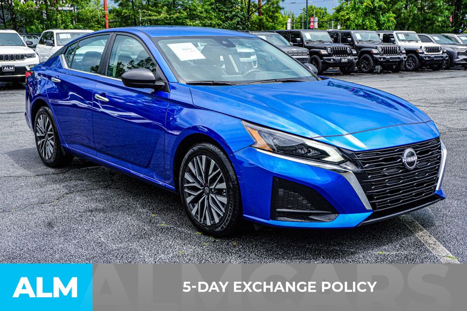 Used 2025 Blue Nissan 2.5 SV image 4