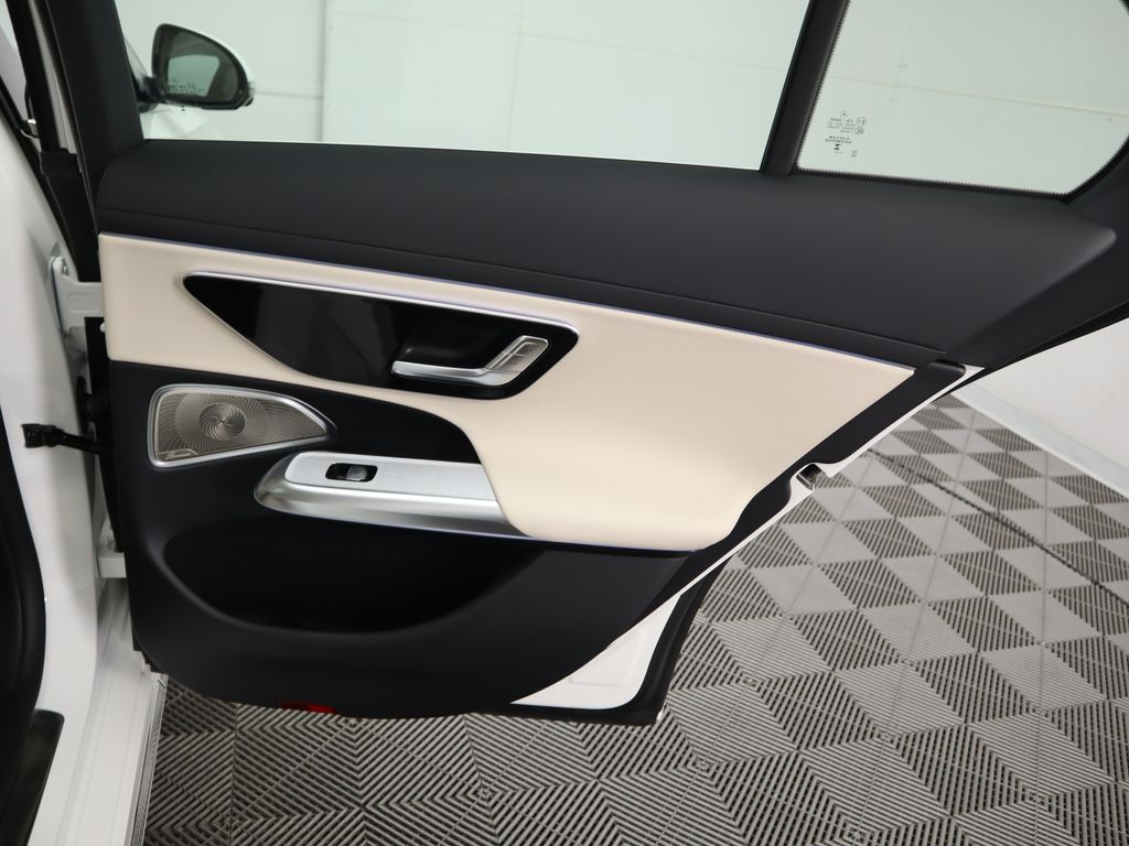 2025 Mercedes-Benz E-Class E 350 29