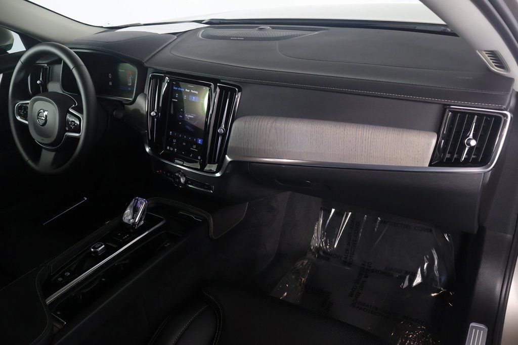 2025 Volvo S90  9