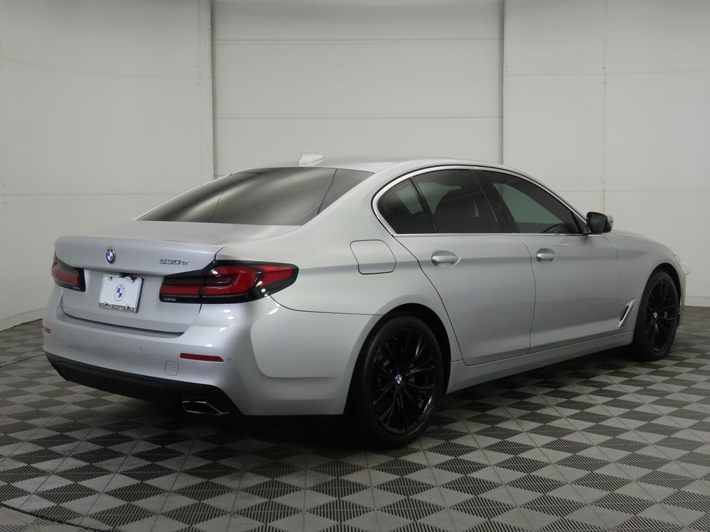 Thumbnail: 2021 BMW 5 Series - 5