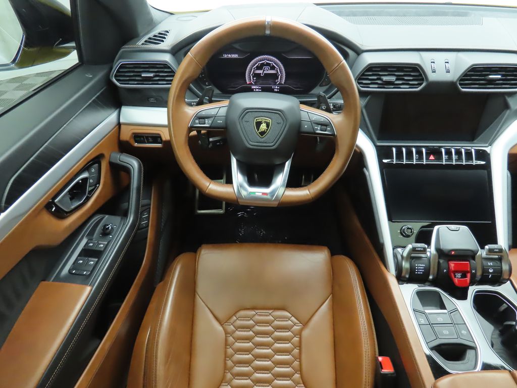 Thumbnail: 2019 Lamborghini Urus - 10