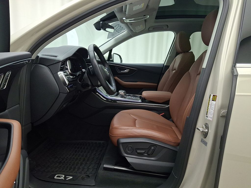 Thumbnail: 2023 Audi Q7 - 13