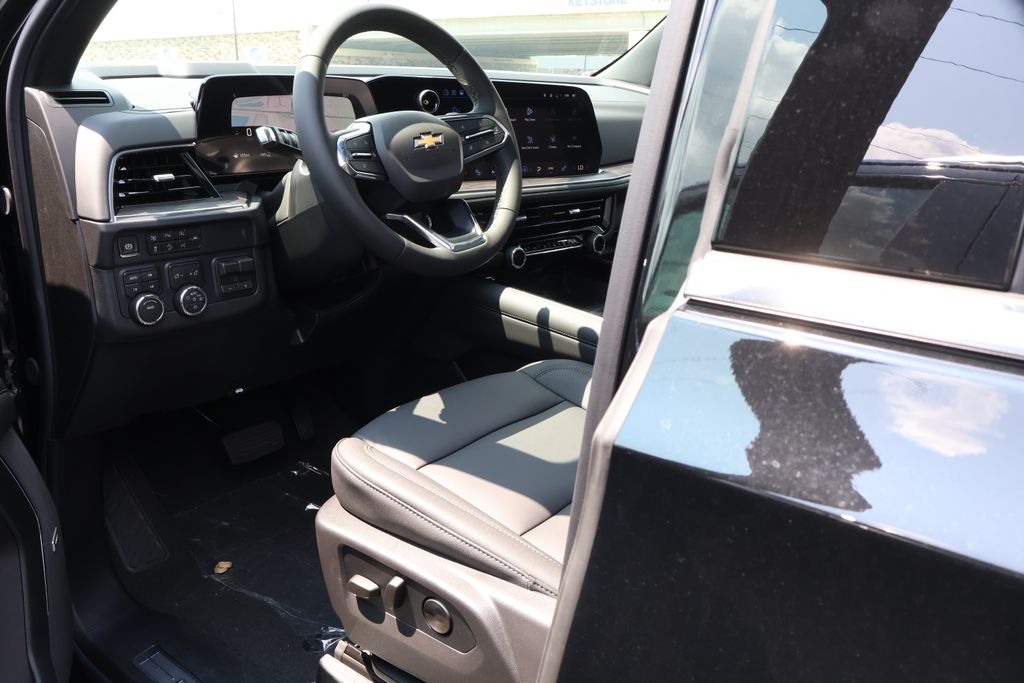 Thumbnail: 2026 Chevrolet Tahoe - 12